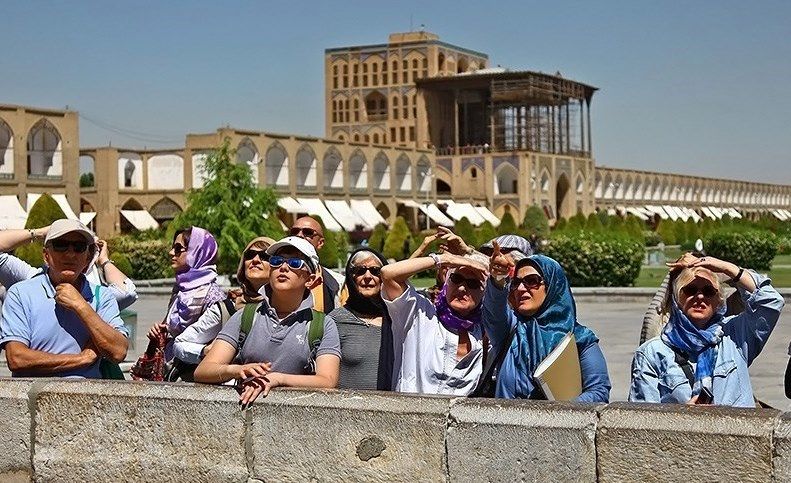 برگزاری تورهای آموزش زبان فارسی ویژه گردشگران خارجی در اصفهان 
