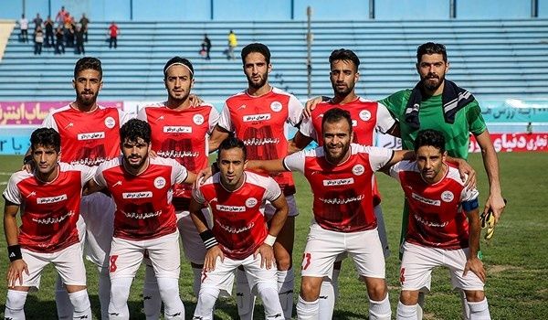 تیم فوتبال خونه‌به‌خونه بابل صدرنشین لیگ یک را شکست داد
