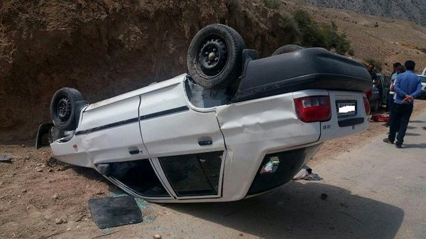 5 مصدوم در اثر واژگونی یک دستگاه خودرو پراید در اصفهان