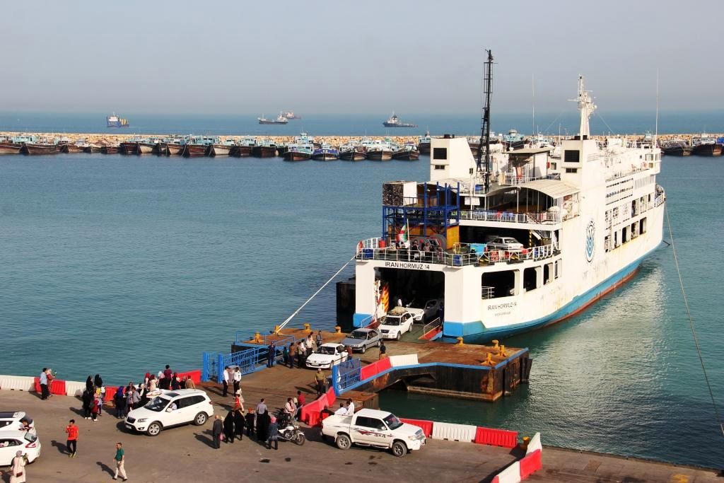 رونق صادرات کالاهای غیر نفتی در بندر لنگه/ ترابری 10 هزار مسافر دریایی در مسیرهای بین المللی