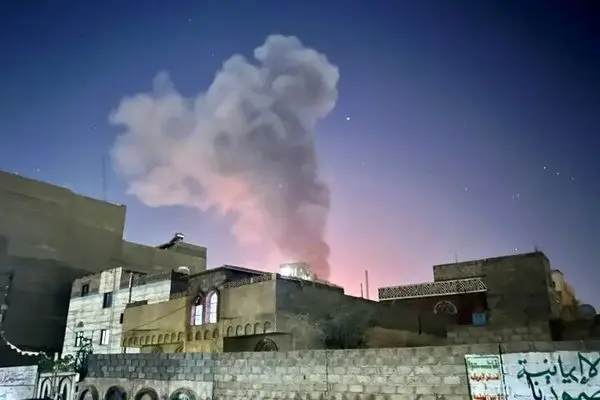 کشته شدن ۳۵ نفر در حمله آمریکا به محل اسکان مهاجران در یمن