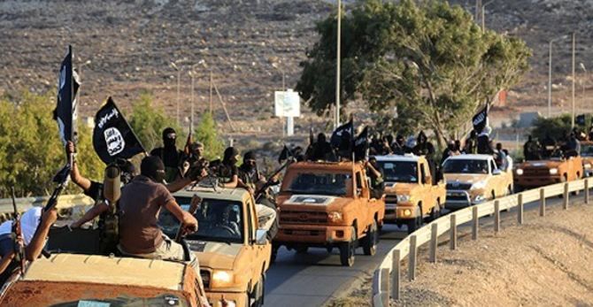 گروه های مسلح باید از تاسیسات نفتی لیبی دور شوند