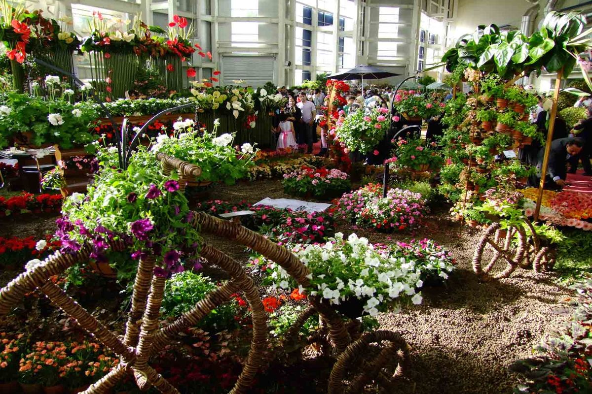  پانزدهمین نمایشگاه فصلی گل و گیاه تهران افتتاح شد