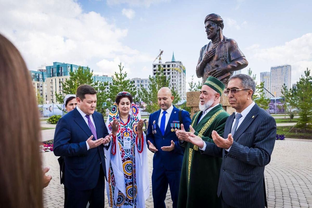 رونمایی از تندیس یادبود ابن‌سینا در پایتخت قزاقستان 
