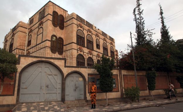 آتش سوزی سفارت ایران در صنعا در هاله ابهام