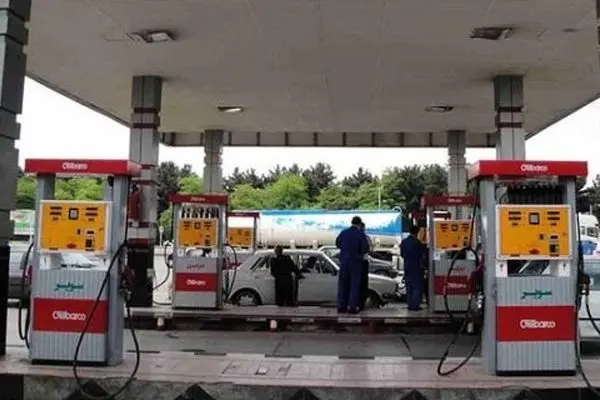 انتقال سهمیه سوخت به کارت های بانکی از مرداد امسال شروع می شود