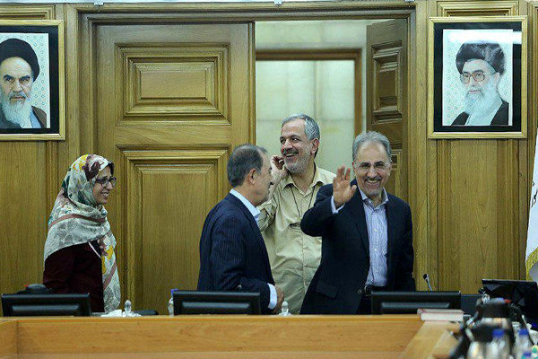 حضور شهردار تهران در جلسات هیات دولت به نمایندگی از تمام شهرداران کشور است