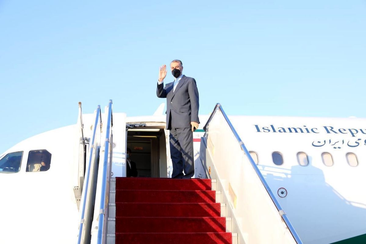 وزیر خارجه ایران عربستان را به مقصد تهران ترک کرد