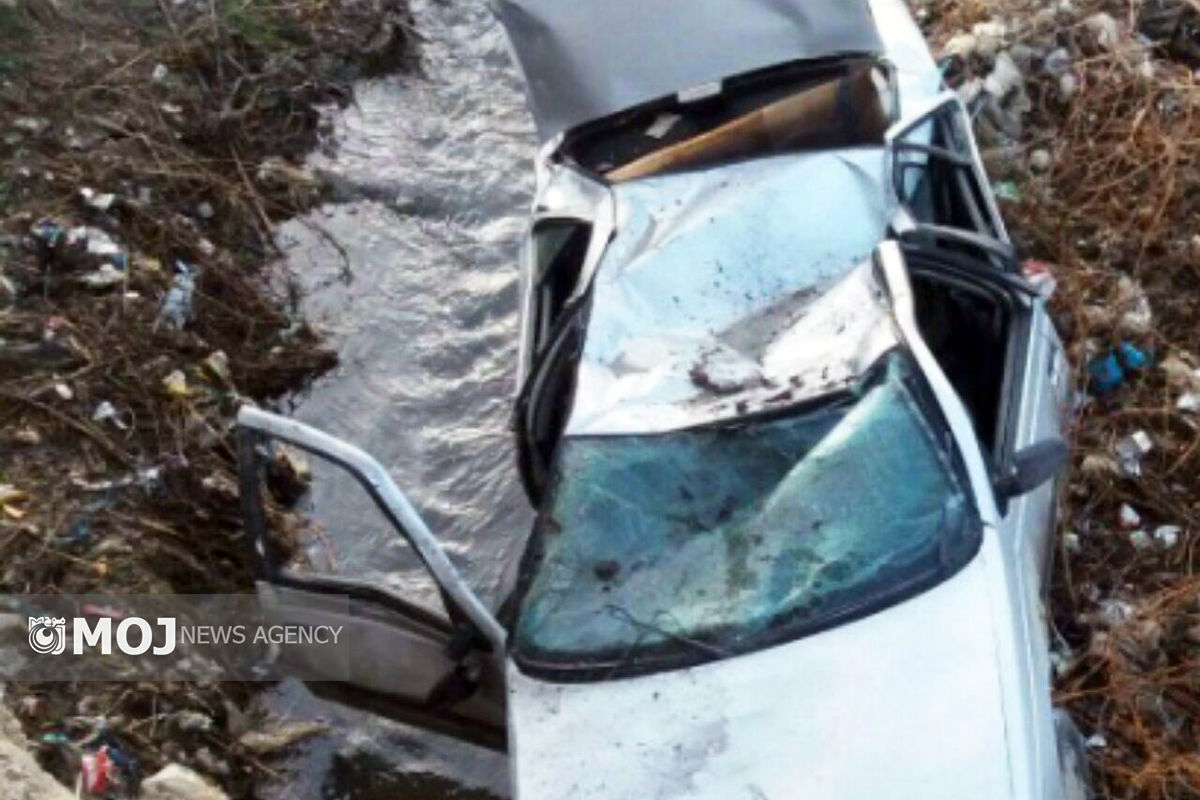 یک‌ دستگاه خودروی پژو به رودخانه کشکان سقوط کرد