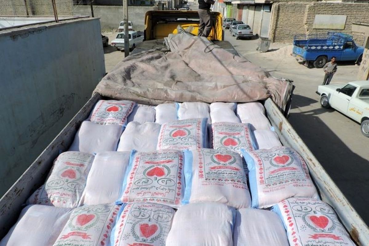 ۱۲ تریلر قاچاق برنج توقیف شدند