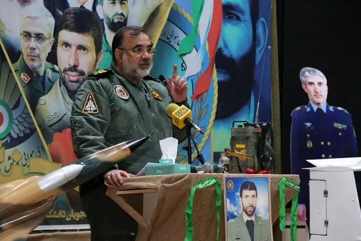  باید مراقب روایت‌های جعلی و هجمه‌های دشمنان باشیم