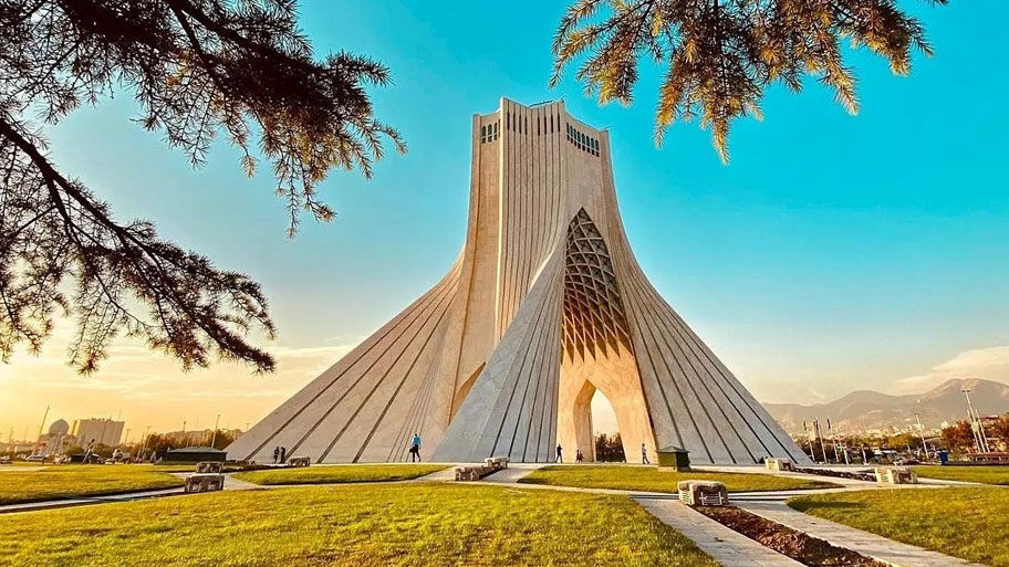  سرپرست مجموعه فرهنگی هنری برج آزادی تهران منصوب شد