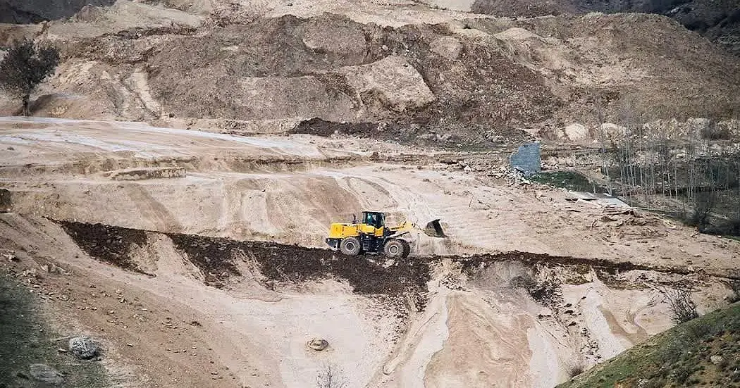 ضرورت بررسی صدور معادن جدید در مرزن آباد / با مدیران کلی که مصوبه شورای حفظ حقوق بیت المال را نادیده می گیرند، برخورد شود