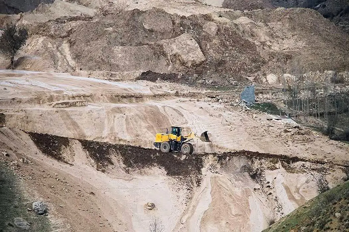 ضرورت بررسی صدور معادن جدید در مرزن آباد / با مدیران کلی که مصوبه شورای حفظ حقوق بیت المال را نادیده می گیرند، برخورد شود