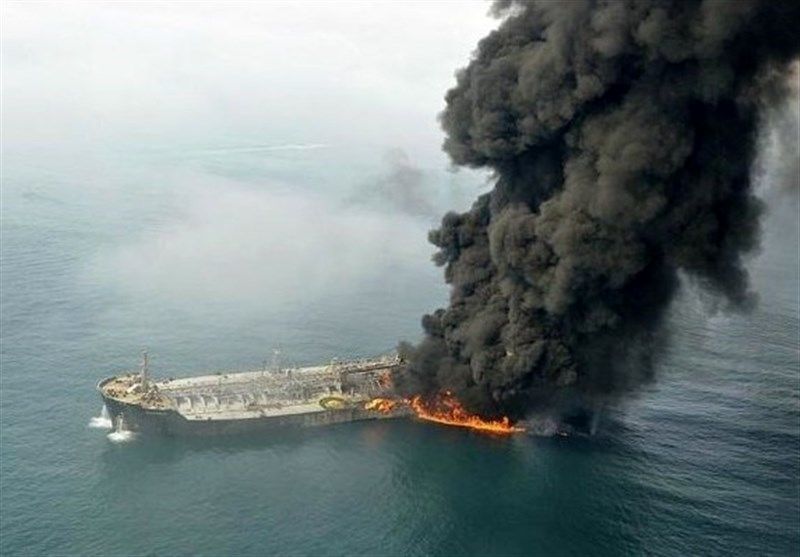 تلاش‎ها برای ورود تکاوران ایرانی به نفتکش ادامه دارد