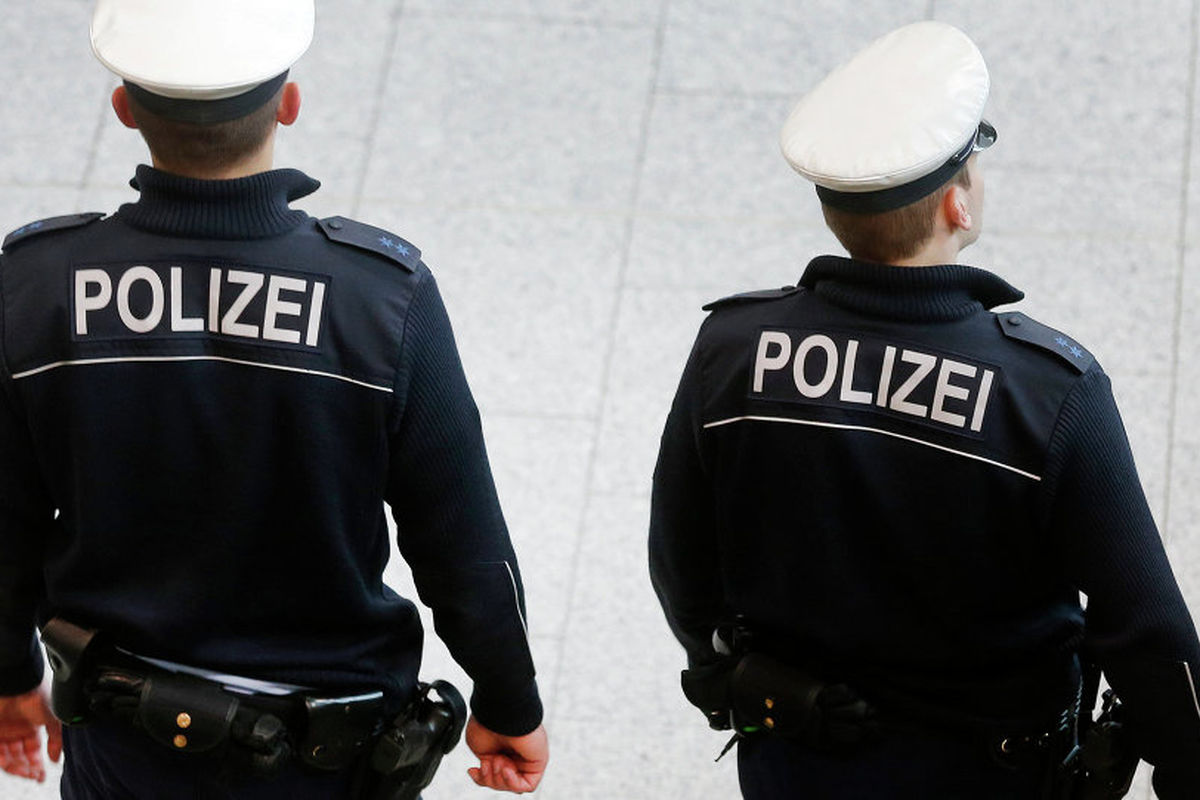 پلیس های آلمانی در فرانسه چه می کنند؟