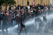 درگیری میان نیروهای امنیتی و معترضان در لبنان 12 مجروح برجا گذاشت
