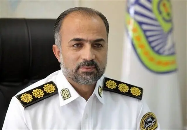 راننده و زنی که روی سقف پراید در حال حرکت نشسته بودند دستگیر شدند