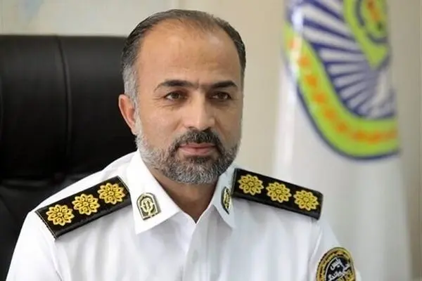 راننده و زنی که روی سقف پراید در حال حرکت نشسته بودند دستگیر شدند