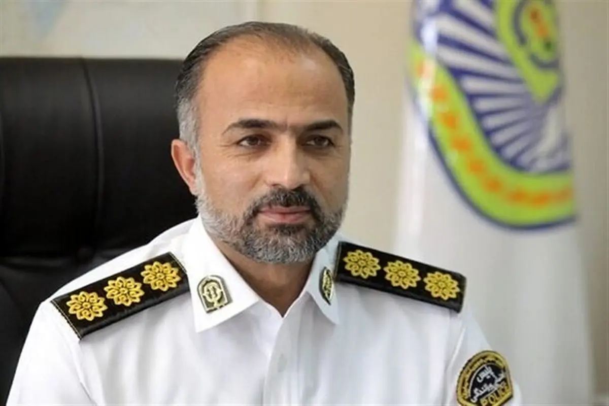 راننده و زنی که روی سقف پراید در حال حرکت نشسته بودند دستگیر شدند