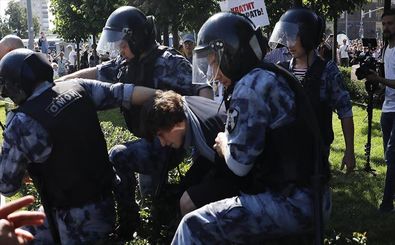 بیش از 1000 نفر در تظاهرات غیرقانونی مسکو بازداشت شدند