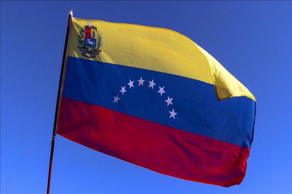 دولت ونزوئلا از مقابله با یک "گروه کوچک خائن" که به دنبال کودتا هستند خبر داد 