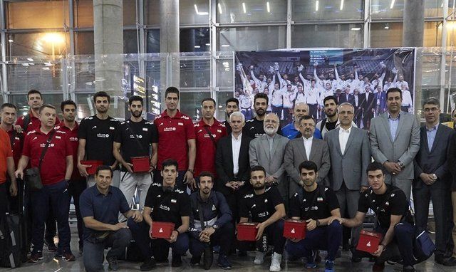 تیم ملی والیبال ایران وارد تهران شد
