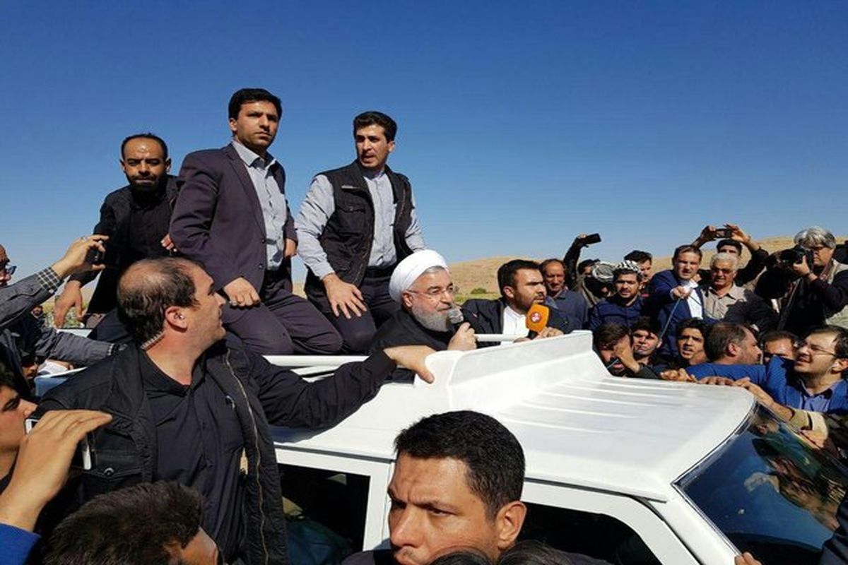 بازدید روحانی از مناطق زلزله زده سرپل ذهاب