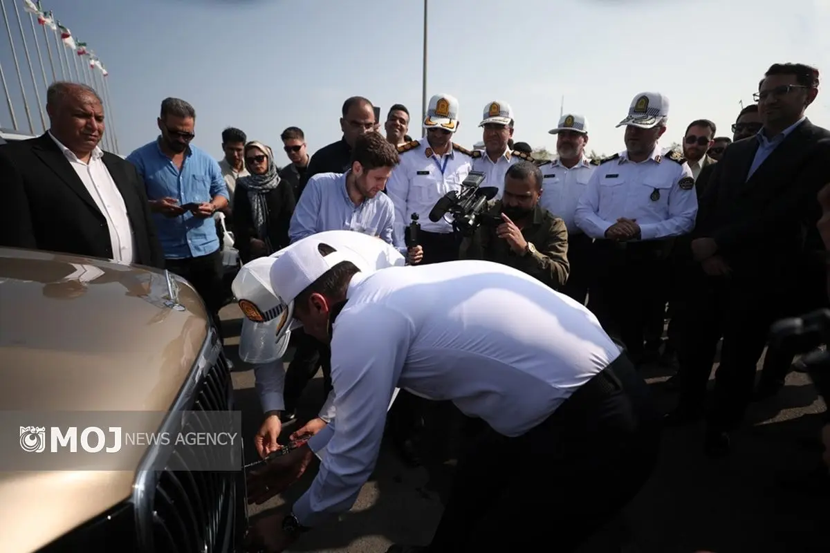 پلاک گذاری خودرو در کیش سردار حسینی