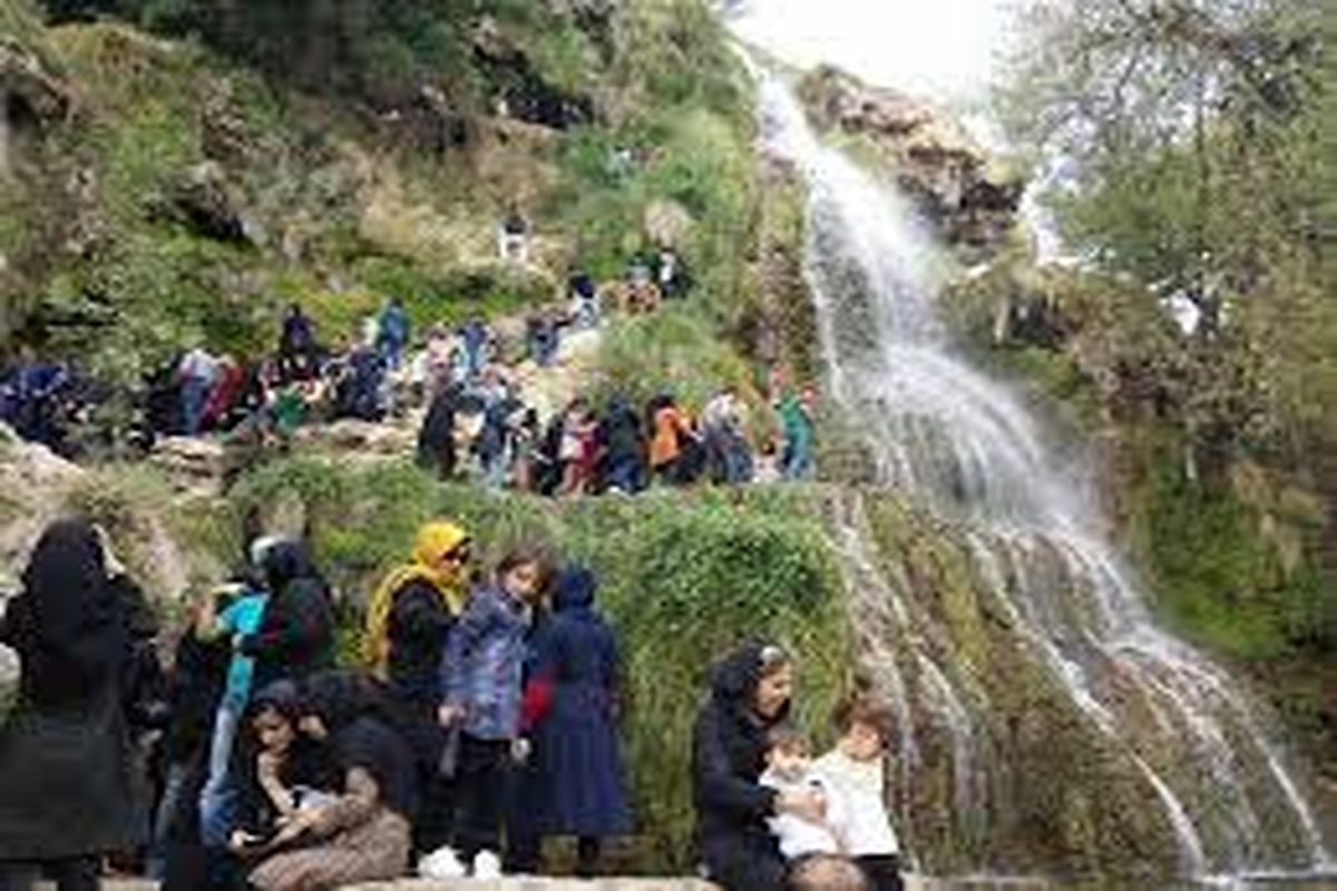 بازدید بیش از ۵۵۰ هزار نفر از ابنیه تاریخی در کاشان / آبشار نیاسر در صدر بازدید گردشگران
