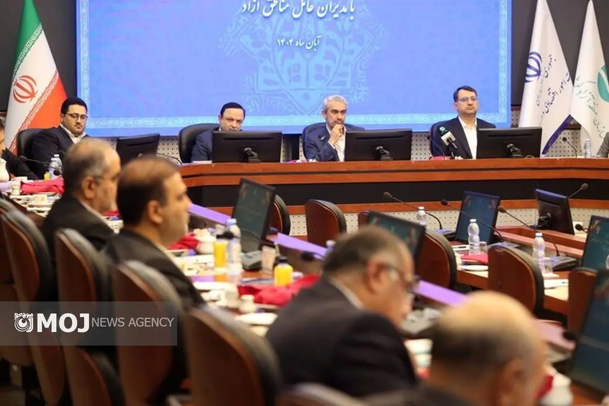 نشست هم اندیشی وزیر اقتصاد با مناطق آزاد