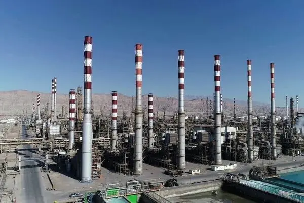 فعالیت پالایشگاه نفت بندرعباس بدون وقفه ادامه دارد