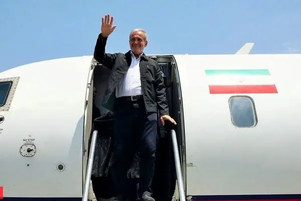 رئیس جمهور عازم باکو شد