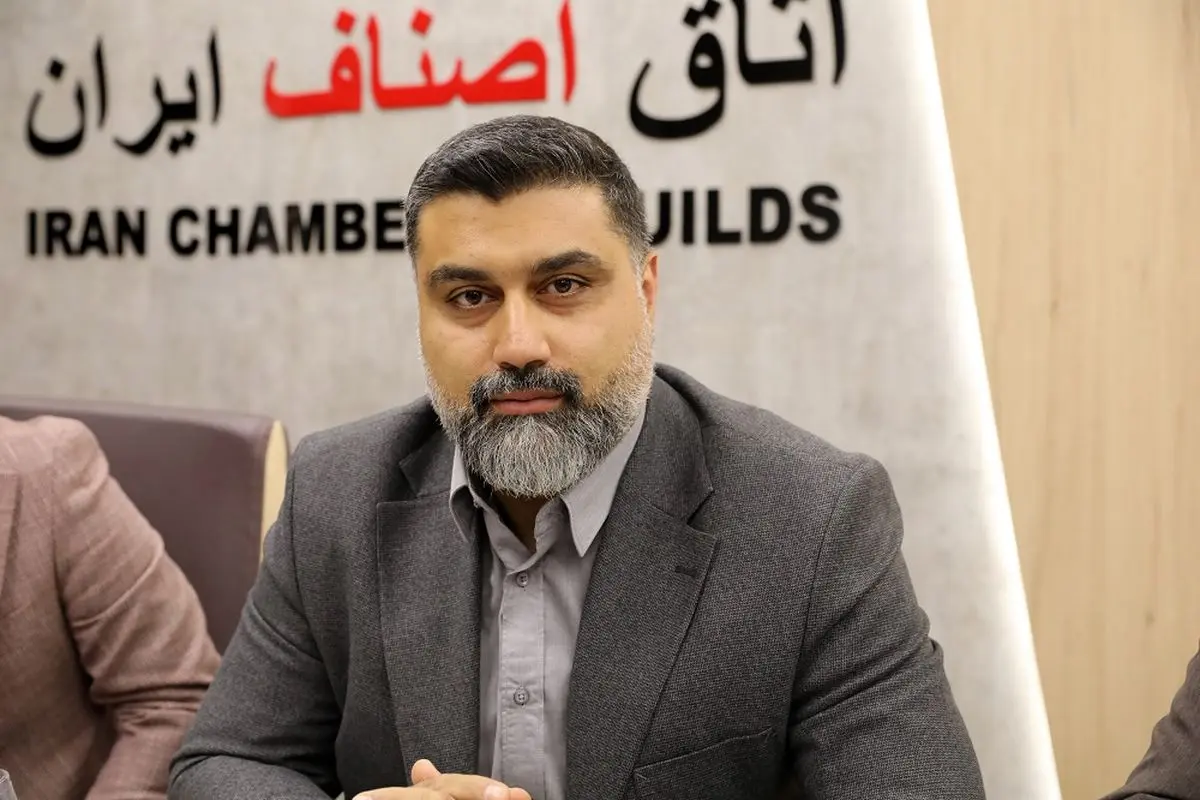 سید حسین سادات حسینی، رئیس کمیسیون تخصصی موبایل و لوازم جانبی اتاق اصناف ایران