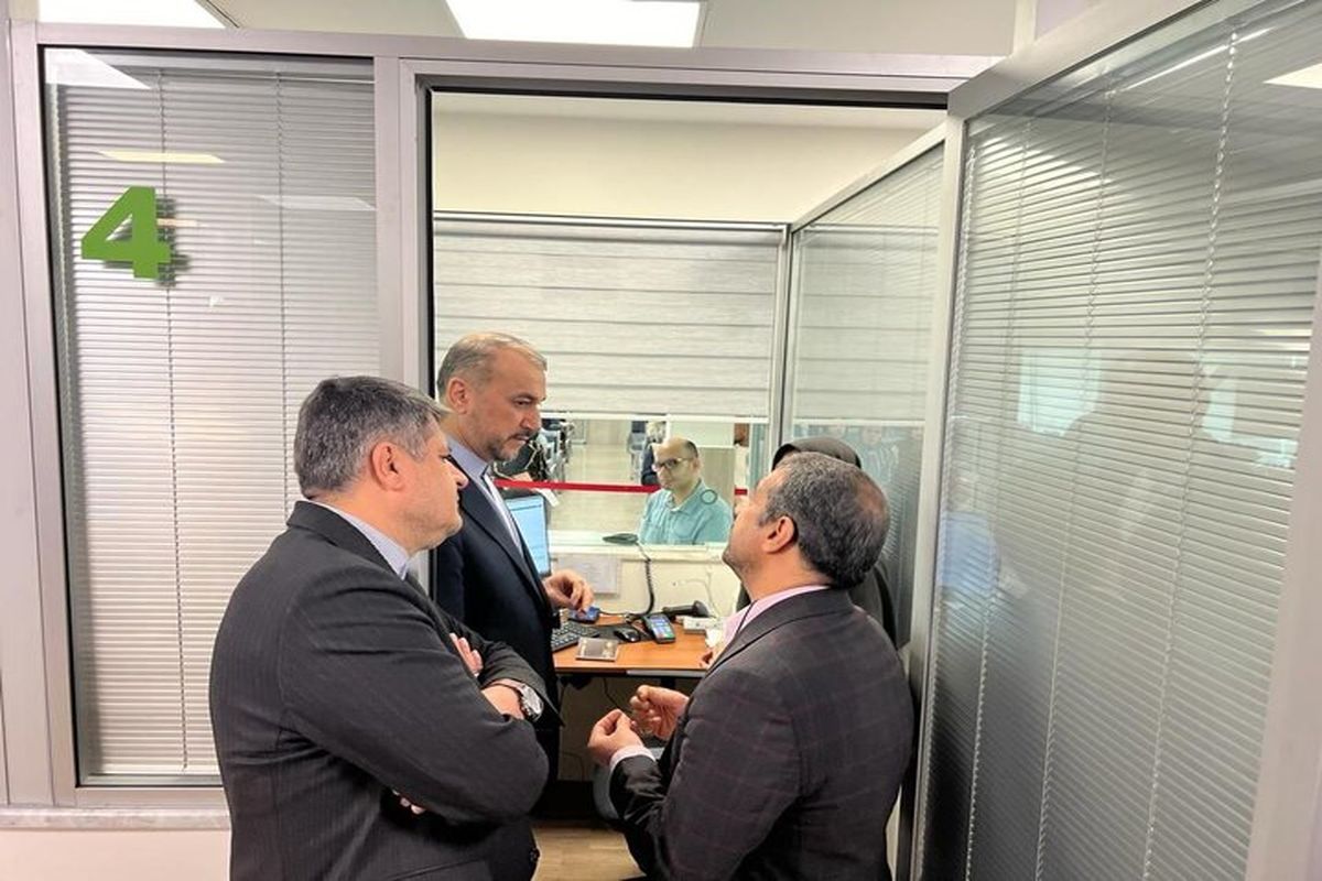 وزیر امور خارجه ایران از سرکنسولگری ایران در استانبول بازدید کرد