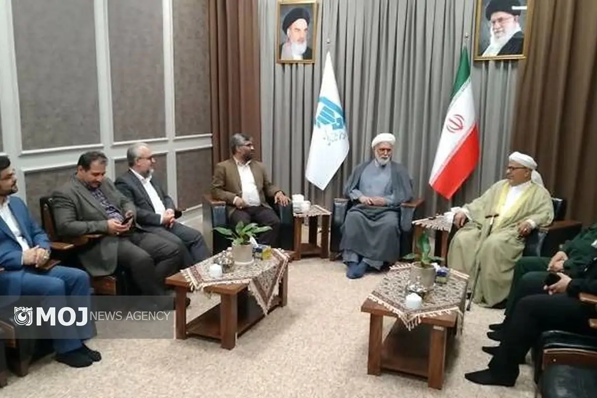 معاون امور استان‌های سازمان صداوسیما در سفر به کیش با امام جمعه کیش دیدار کرد