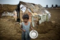 اولین محموله کمک های بشر دوستانه ایران به بنگلادش رسید/ توزیع کمک ها میان مسلمانان میانماری امروز انجام می شود