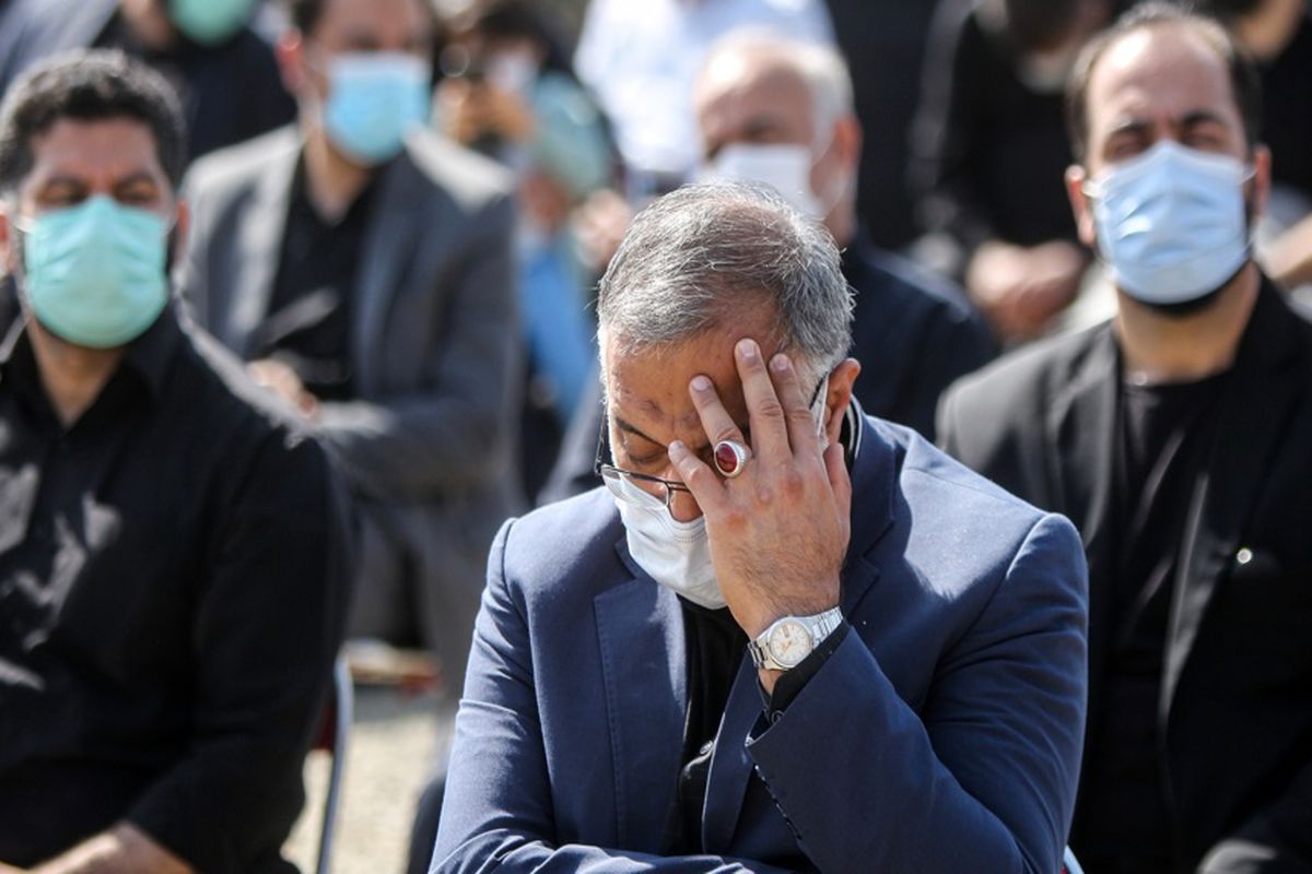 حضور شهردار تهران در مراسم تشییع پیکر شهدای گمنام