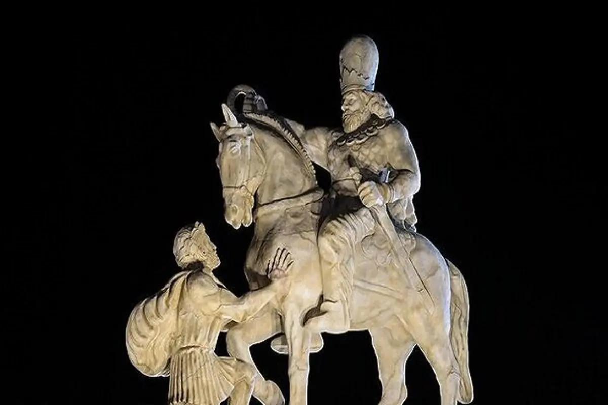 مجسمه والرین