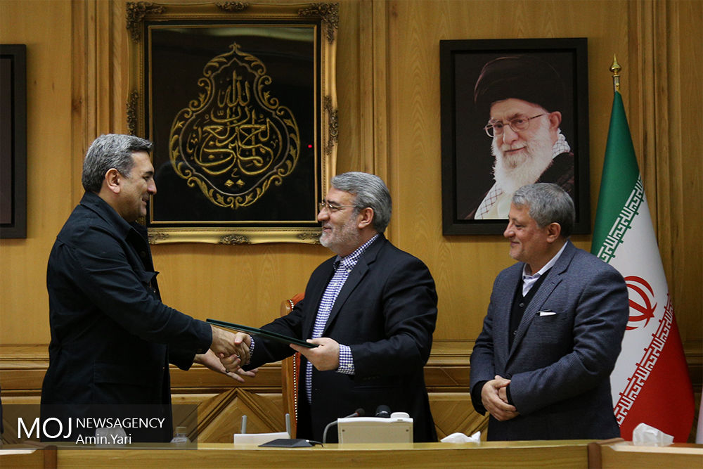 اعطای حکم شهردار تهران توسط وزیر کشور