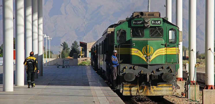 خروج قطار مسافری تهران تبریز از ریل