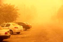 گرد و غبار همچنان در آسمان استان ادامه دارد