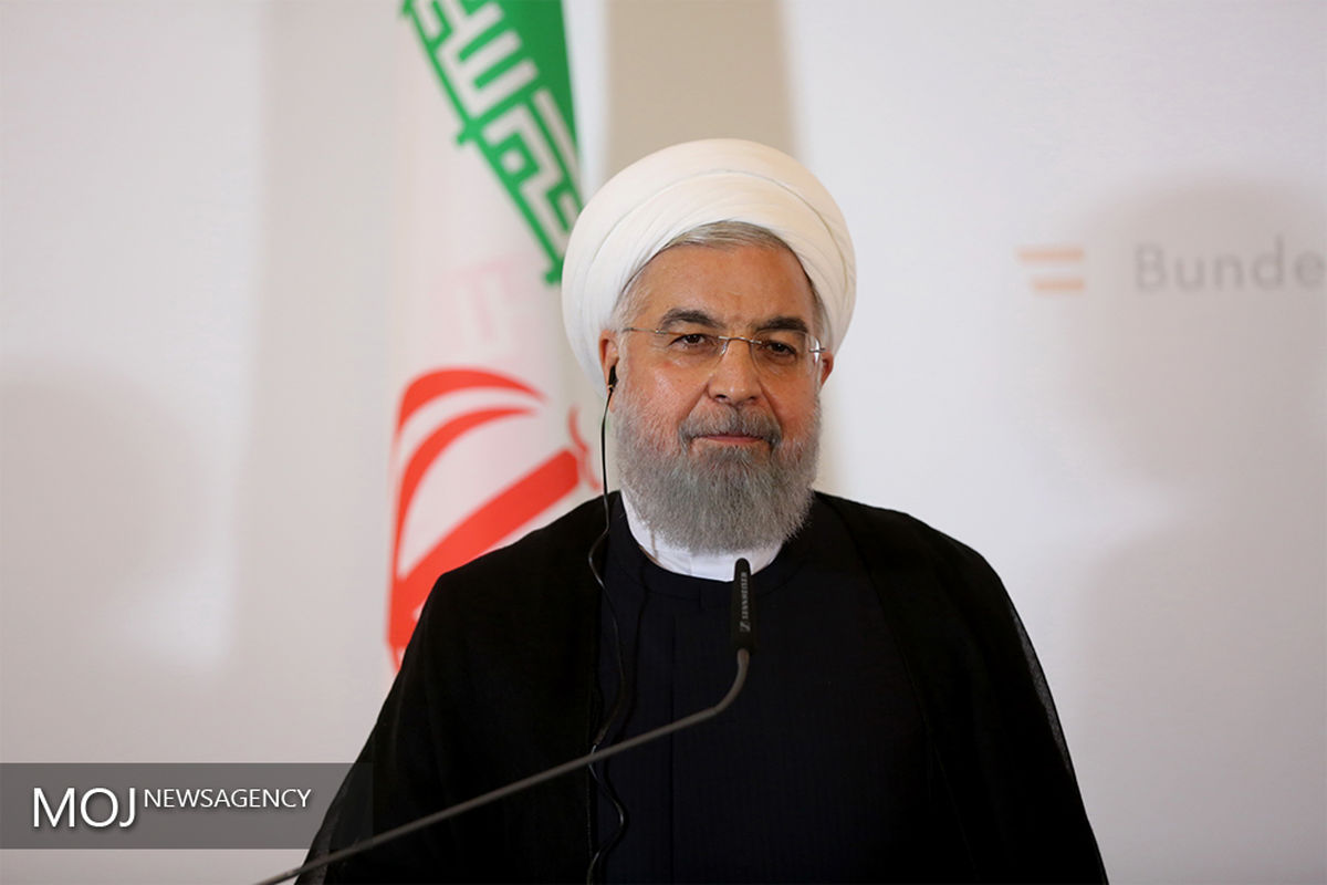 روحانی وارد فرودگاه شهر آکتائو در قزاقستان شد