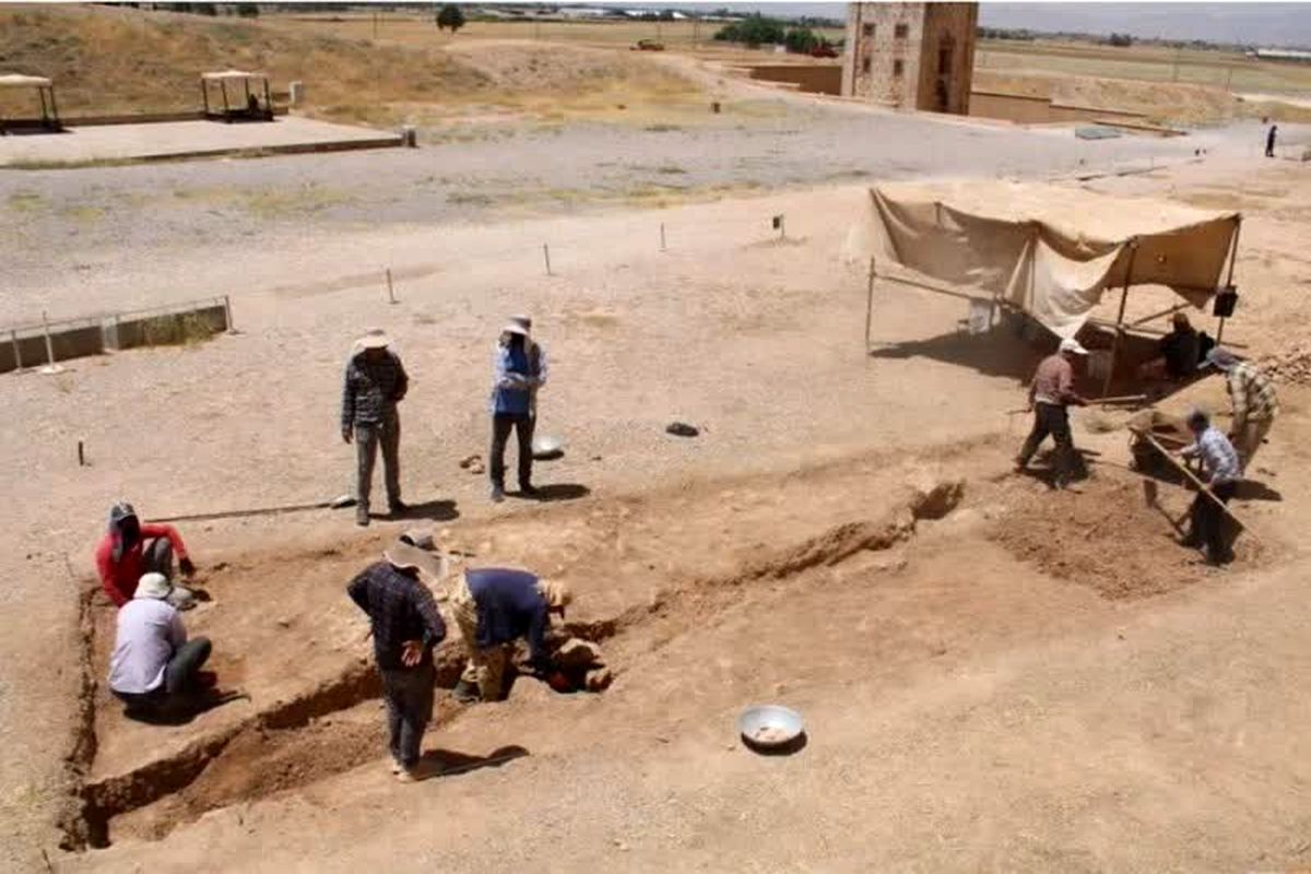 شناسایی یک چاه تاریخی در نقش رستم