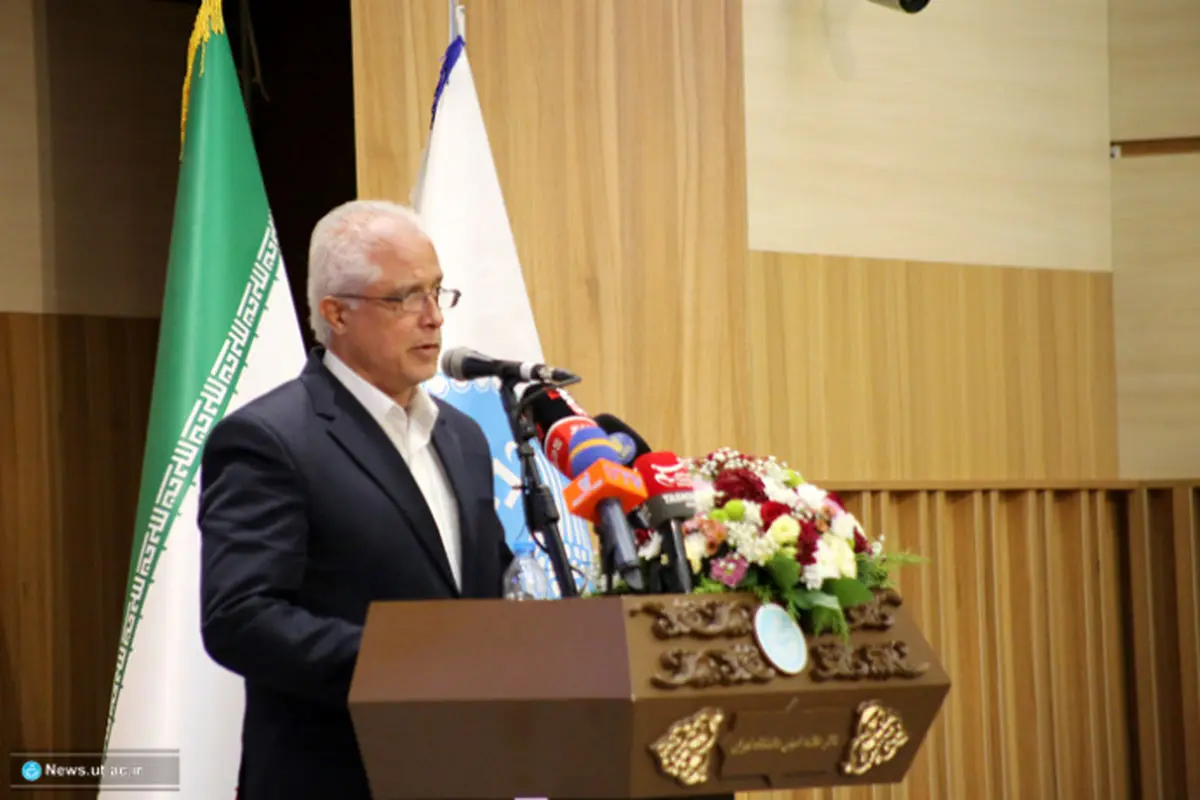 استاد نمونه، باید الهامبخش و انگیزهآفرین باشد و روحیه کار تیمی را در دانشجویان بپرورد