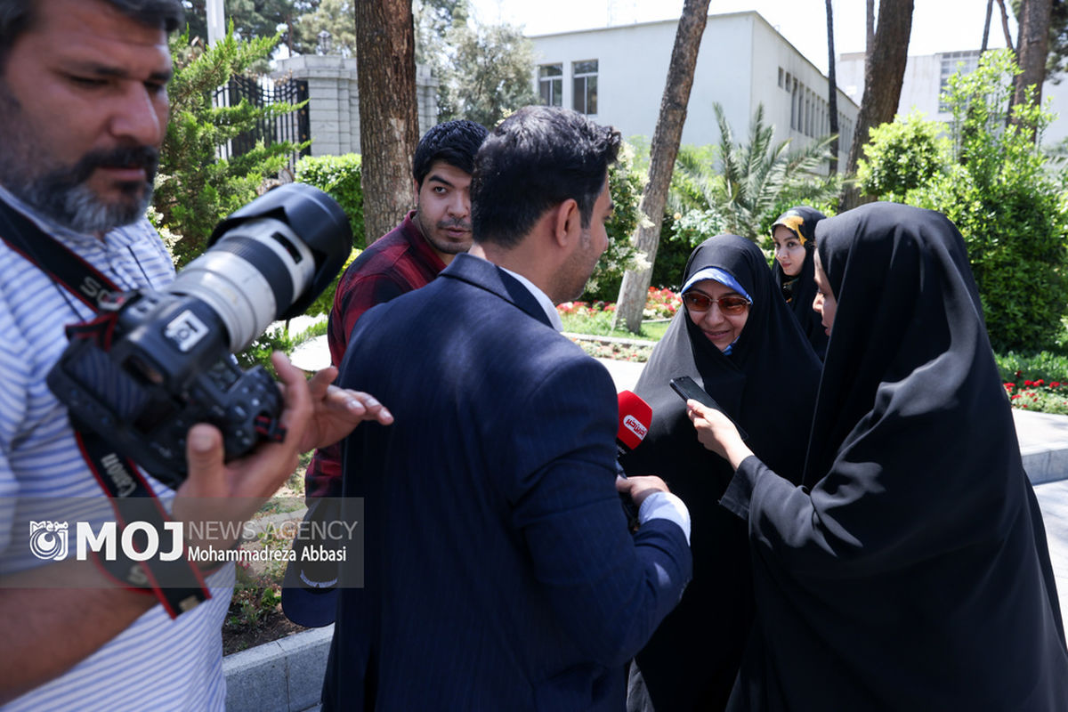 می‌خواهیم راه «رئیس‌جمهور شهید» را  بهتر ادامه دهیم‌