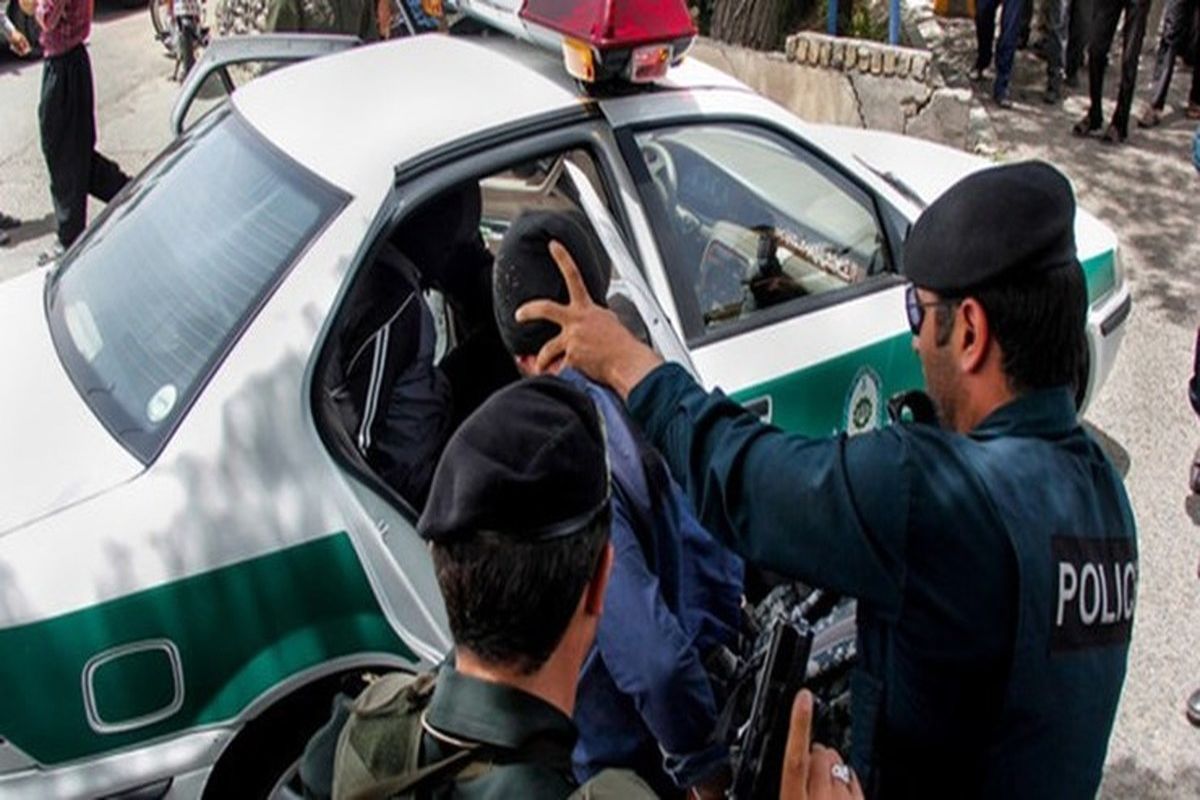 دستبند پلیس بر دستان سارقان کابل و تجهیزات مخابراتی در میناب 