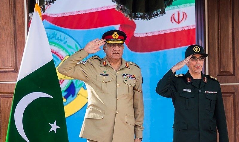 محورهای گفت و گوی فرمانده ارتش پاکستان با سرلشکر باقری مشخص شد