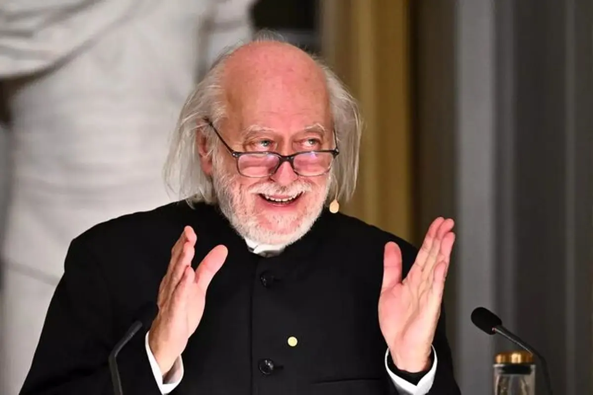 لاسلو کراسناهورکایی، نویسنده مجارستانی