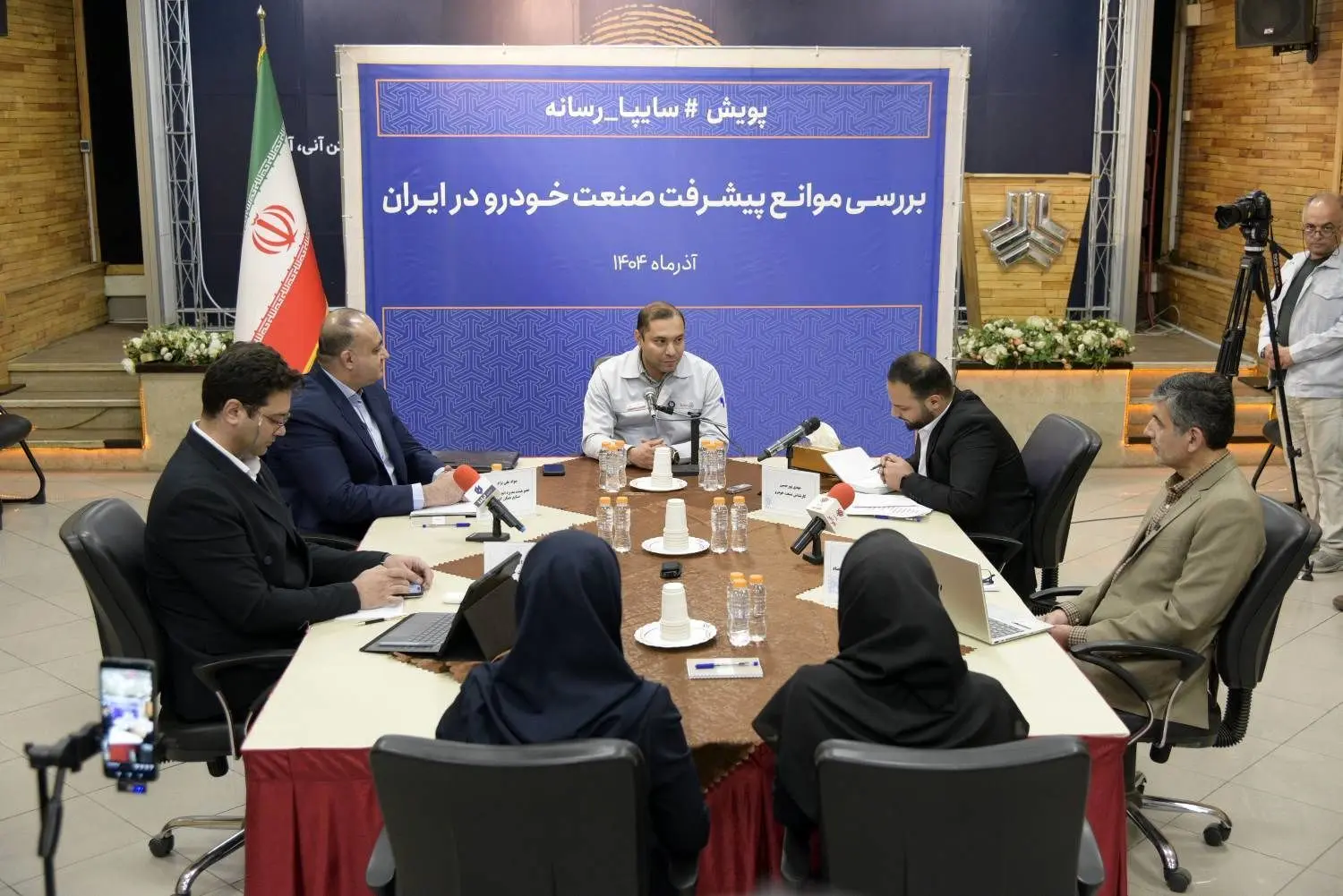 میزگرد تخصصی بررسی موانع پیشرفت صنعت خودرو در راستای پویش سایپا رسانه برگزار شد